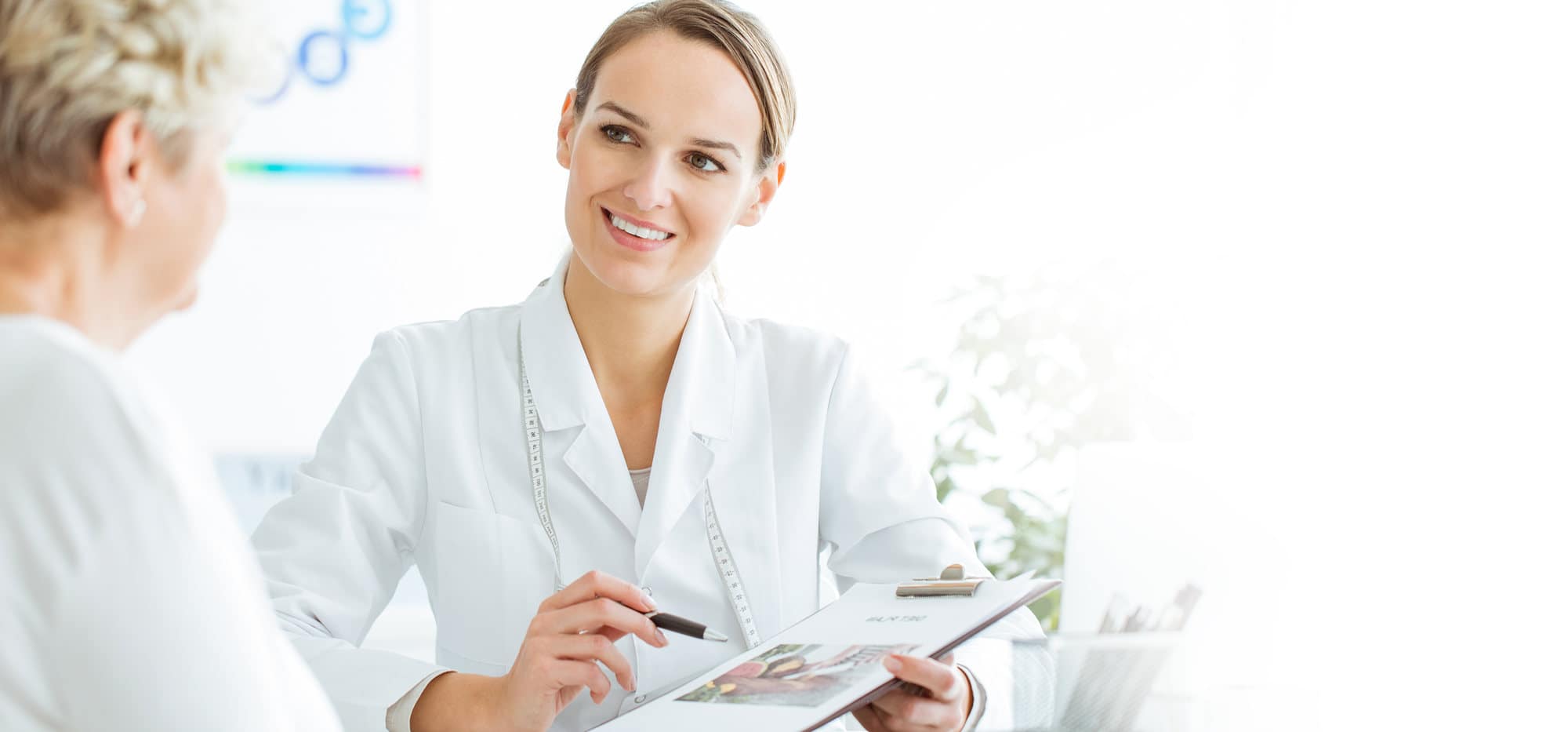 Ernährungsberaterin im Gespräch mit Kundin